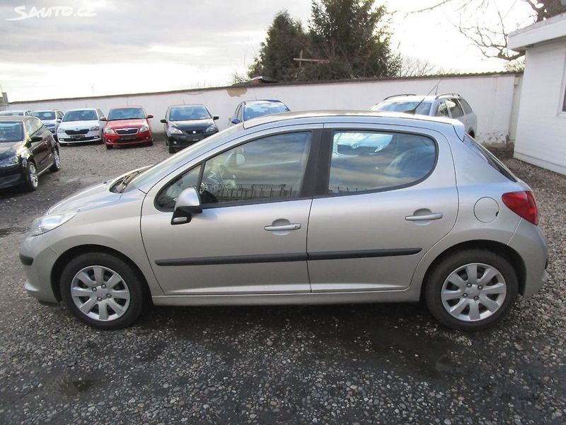 Peugeot 207 1,4 - 54KW + BATERIE - fotka 4 z 19