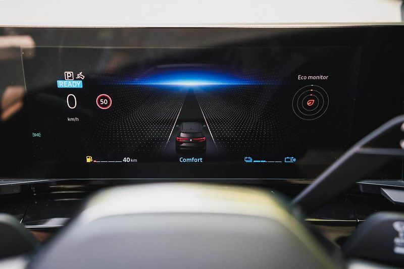 Renault Espace (2023) E-Tech FHEV 200 - fotka 18 z 33