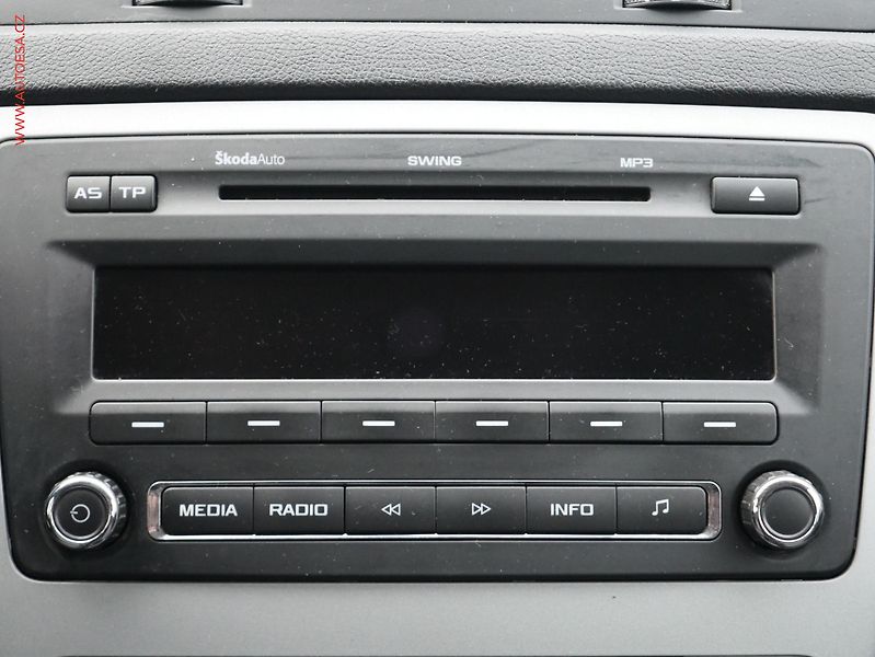 Škoda Octavia (2012) 1.2 TSI, ČR, AC, STK4/28 - fotka 11 z 16