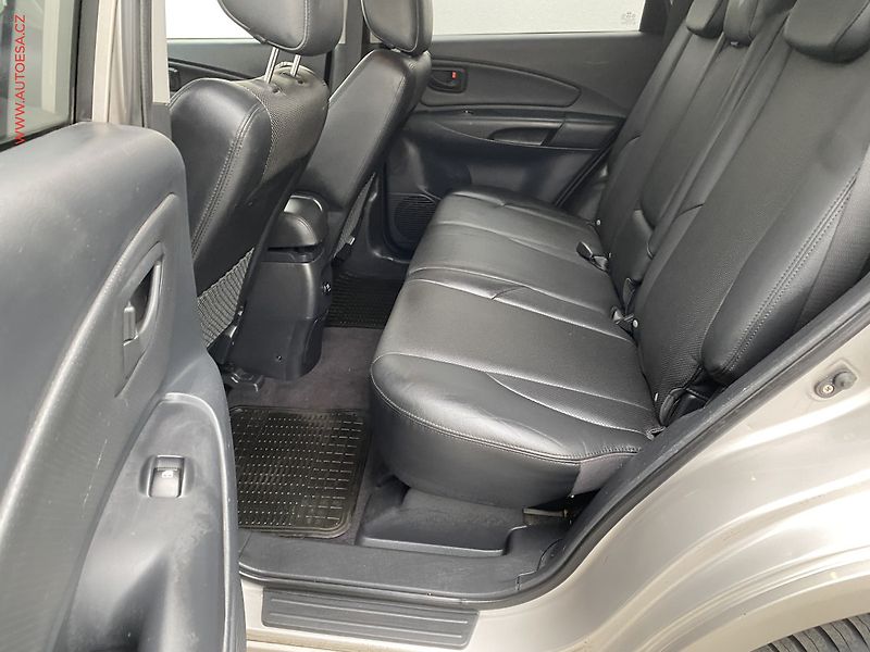 Hyundai Tucson (2006) 2.0i, AC, TZ, výhřev sed - fotka 10 z 16
