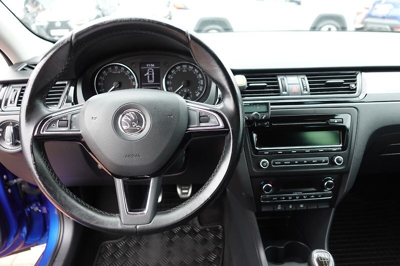 Škoda Rapid 1.6 TDI CR 66kW Ambition Fresh - fotka 14 z 24