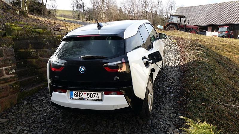ZKUŠENOSTI UŽIVATELE: BMW i3 BEV