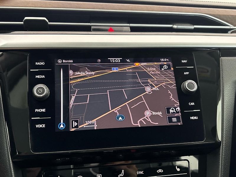 Volkswagen Arteon Elegance DSG - fotka 25 z 29