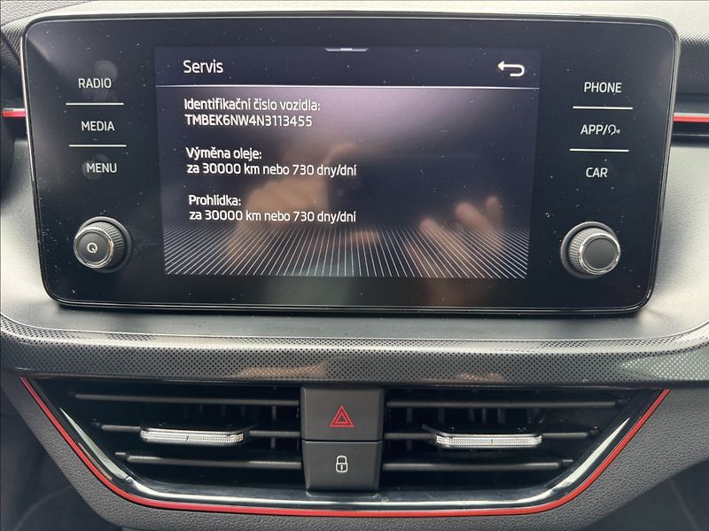 Škoda Scala 1,5 TSI DSG Monte Carlo DPH ČR - fotka 41 z 50
