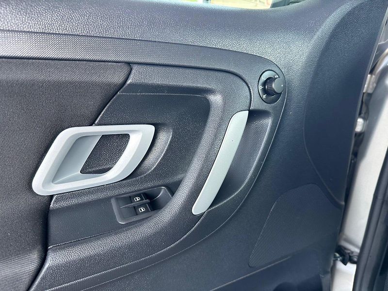 Škoda Fabia (2009) 1.6I 16V PRAVIDELNÝ SERVIS - fotka 10 z 16