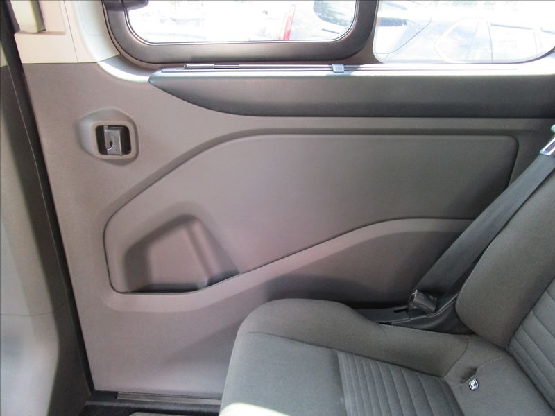 Ford Tourneo Custom 2.0TDCi L2 Titanium, 8 míst - fotka 34 z 57