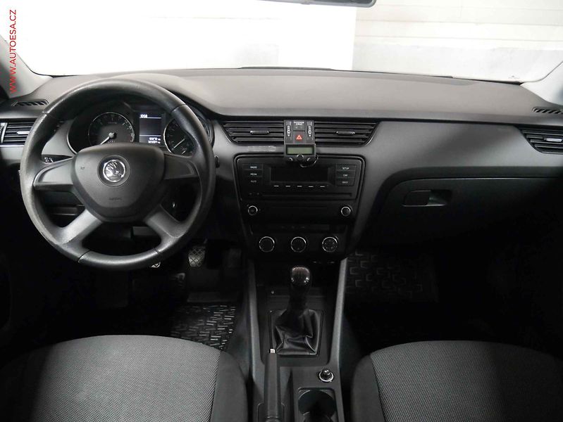 Škoda Octavia (2015) 1.6 TDi, ČR, AC - fotka 8 z 16