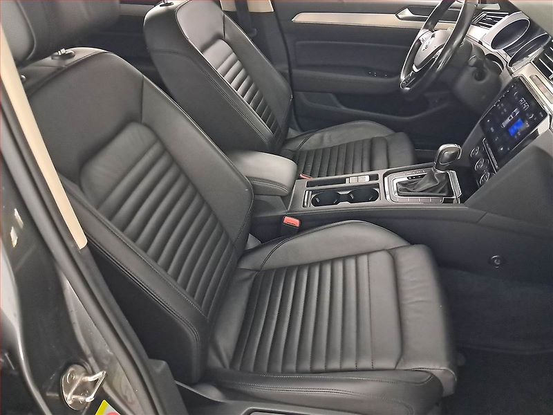 Volkswagen Passat (2017) Comfortline 2.0 TDI, Automat - fotka 9 z 20