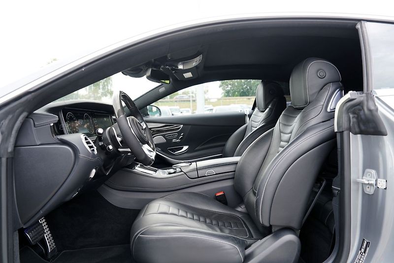 Mercedes-Benz Třídy S S 500 4Matic Coupe AMG - fotka 23 z 43