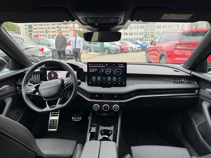 Škoda Superb Sportline 2.0 TDI 110kw DSG Co - fotka 5 z 30