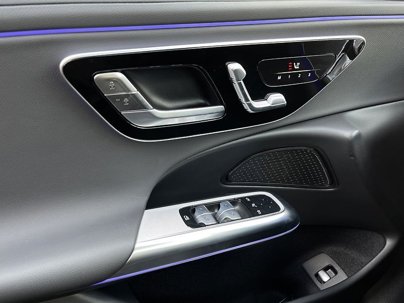 Mercedes-Benz Třídy E E-Třída 220d 4MATIC Avantgarde - fotka 13 z 21