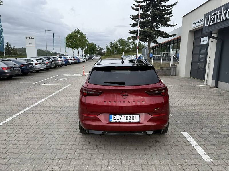 Opel Grandland GSe Plug In Hybrid 1.6 TURBO 4 - fotka 4 z 27