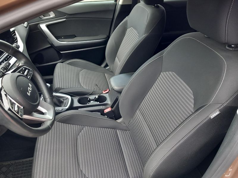 Kia Ceed SW (2022) 1,5 T-GDi GPF TOP         - fotka 11 z 12