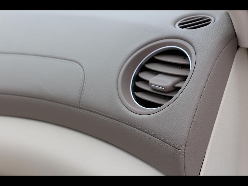 Mercedes-Benz SL 500 V8, facelift, 390 PS - fotka 27 z 44