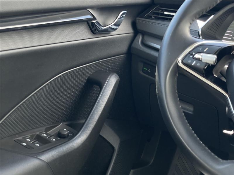 Škoda Octavia 2,0 TDI Combi Style Plus LED - fotka 13 z 22