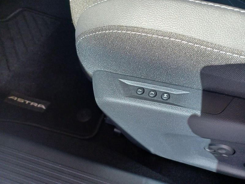 Opel Astra (2026) ST ULTIMATE 1,6T PHEV 195k AT - fotka 19 z 32