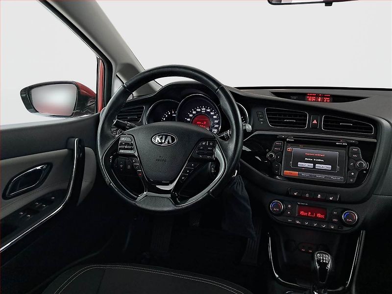 Kia Ceed (2015) 1.6 CRDi, Serv.kniha, Navi - fotka 7 z 21