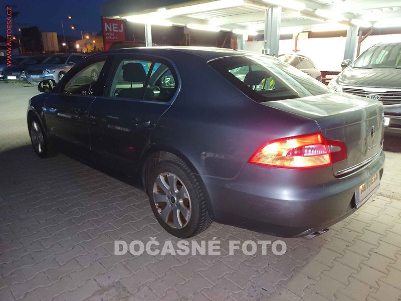 Škoda Superb (2011) 2.0 TDi, ČR, servis.kniha - fotka 1 z 3