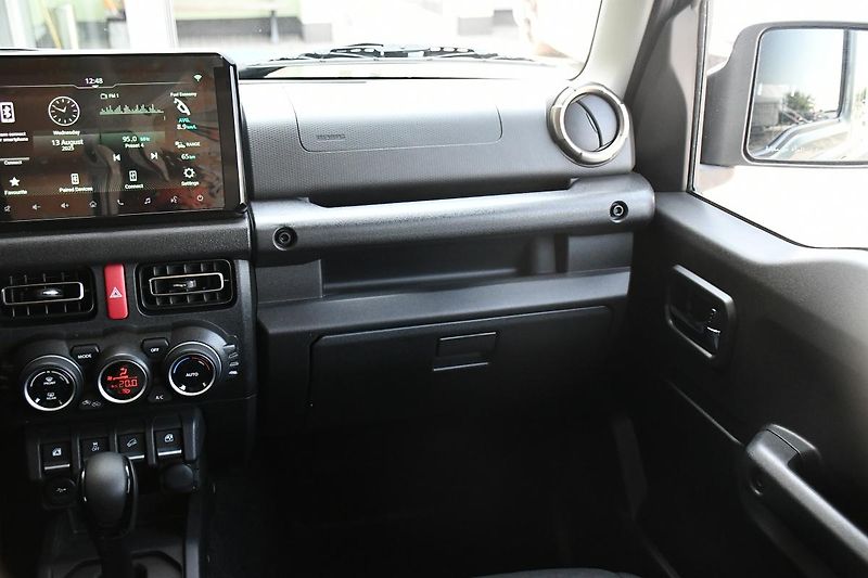 Suzuki Jimny 1,5 GLX AUTOMAT, 4X4 LONG - fotka 8 z 39