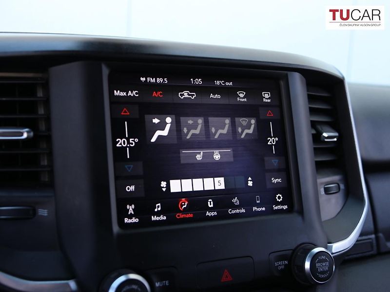 RAM 1500 (2021) BigHorn 5.7 V8 HEMI - fotka 17 z 31