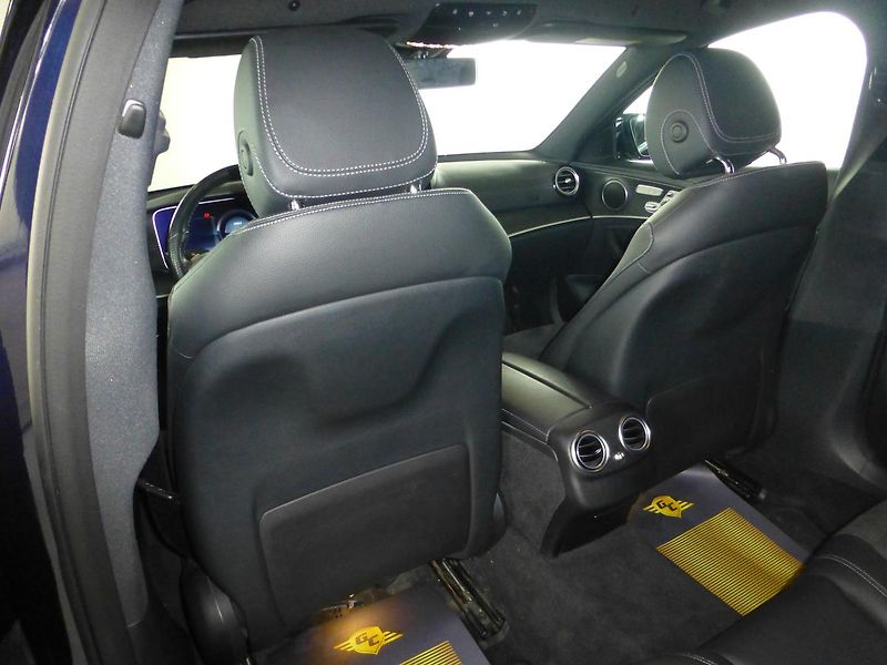 Mercedes-Benz Třídy E (2019) 220D*VYHŘ.SED**LED*4X4**KAMERA - fotka 22 z 32