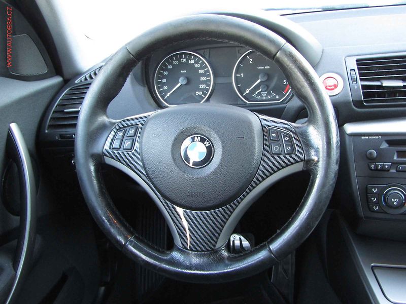 BMW Řada 1 (2007) 2.0 D 118d, AC, xenon - fotka 12 z 14