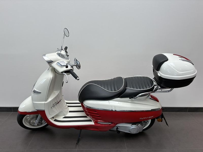 Peugeot Django 125 (2025) DJANGO 125 CCM - fotka 2 z 9