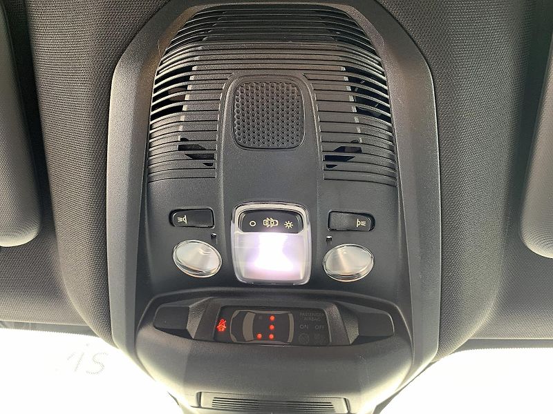 Peugeot 3008 ALLURE PACK 1.5 BHDI 96kW AT8 - fotka 26 z 35