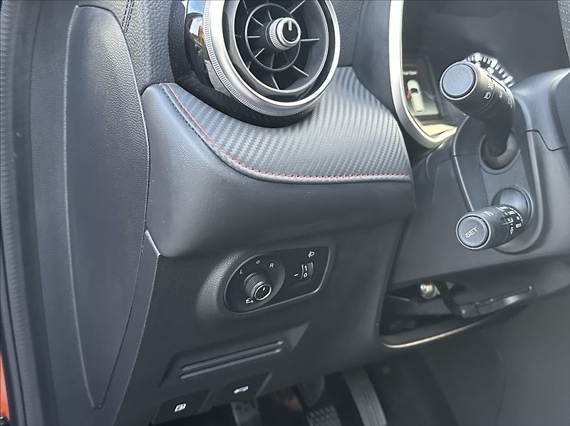 MG ZS 1,5 DVVT 106PS  Essential - fotka 30 z 54