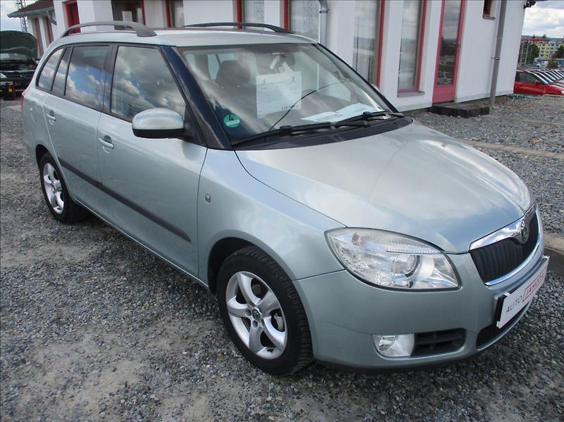 Škoda Fabia 1,4 i 16v, klima,servis,tažné, - fotografie inzerátu