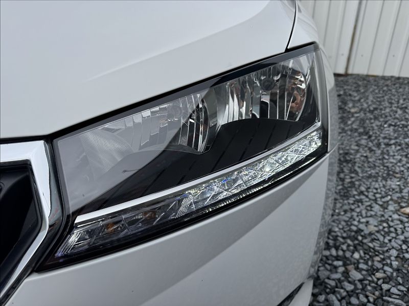 Škoda Fabia 1,0 TSI DPH tažné 1.maj. ČR - fotka 9 z 50