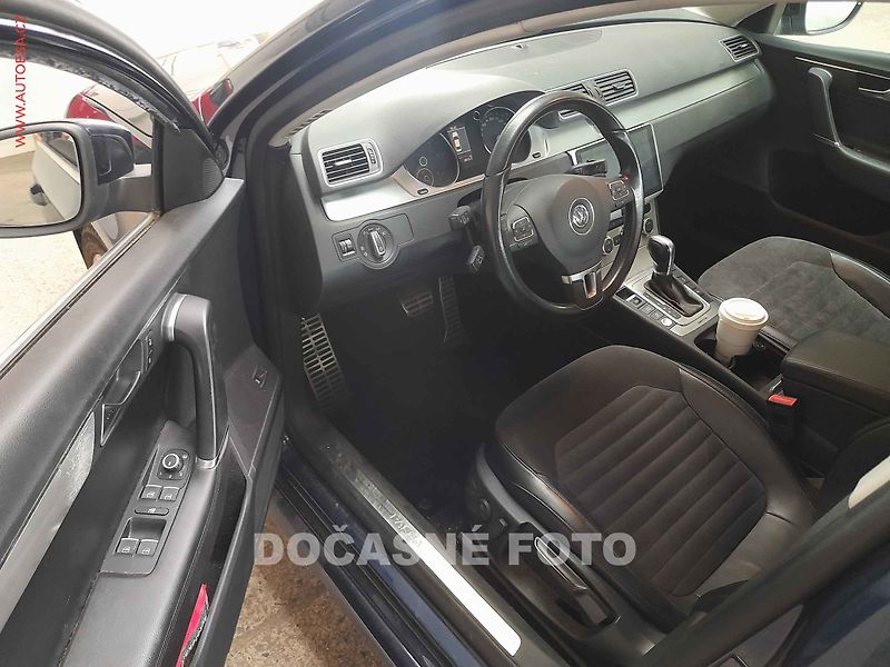 Volkswagen Passat (2013) 2.0 4x4, ČR, AT, navi, xenon - fotka 3 z 3