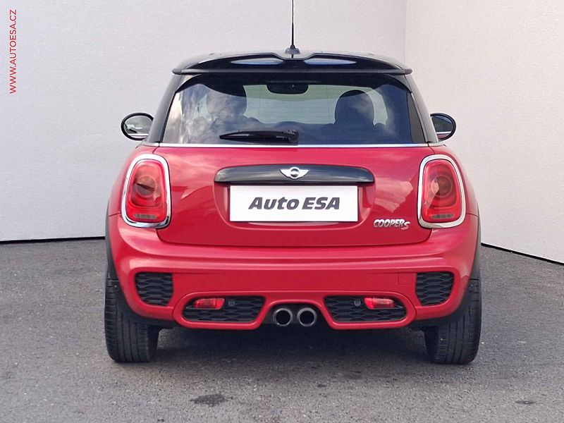 Mini Cooper S (2018) 2.0 i, AT, kůže, panor - fotka 5 z 16