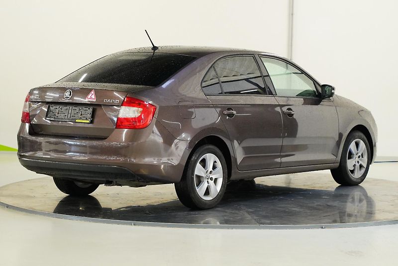 Škoda Rapid - fotka 2 z 6