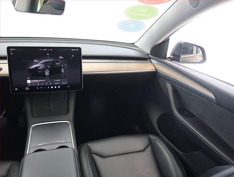 Tesla Model Y (2023) Long Range AWD 79kWh, SoH 93% - fotka 8 z 33