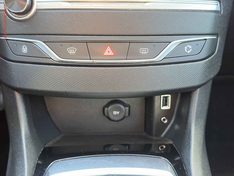 Peugeot 308 (2015) 1.6 HDi, ČR, AC, temp - fotka 18 z 19
