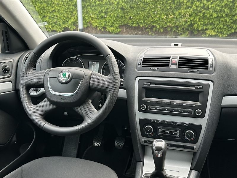 Škoda Octavia 1,8 TSI 152PS  II FL Family - fotka 22 z 44
