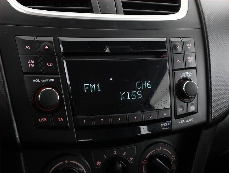 Suzuki Swift (2015) 1.2 - fotka 12 z 15