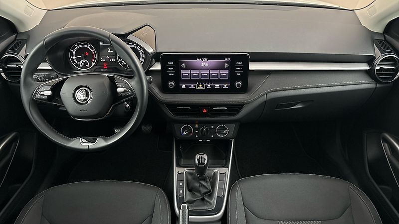 Škoda Fabia 1.0 TSI Style - fotka 8 z 23