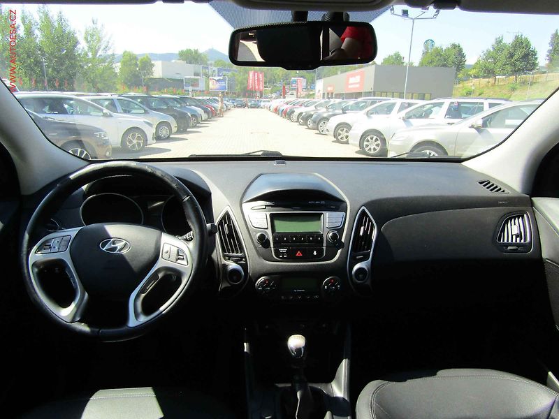 Hyundai ix35 (2012) 2.0CRDi 4x4, ČR, Výhř.sed. - fotka 8 z 22