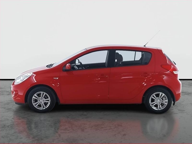 Hyundai i20 (2012) 1.2, ČR,1.maj - fotka 3 z 15