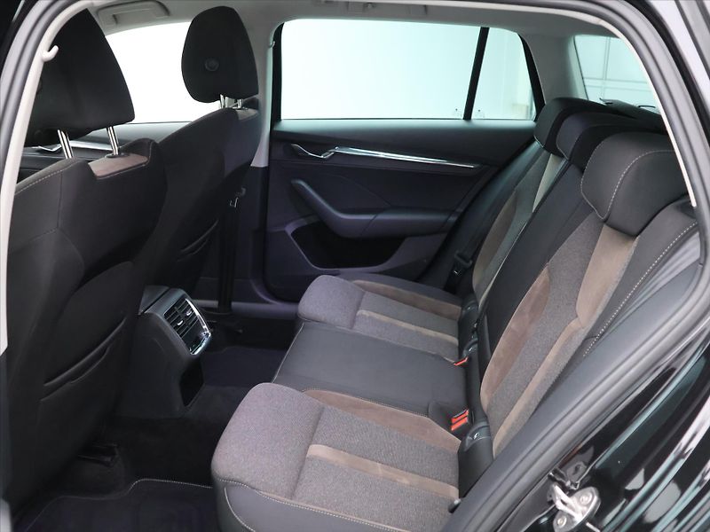 Škoda Octavia 2,0 TDI 4x4 DSG Scout DPH - fotka 13 z 31