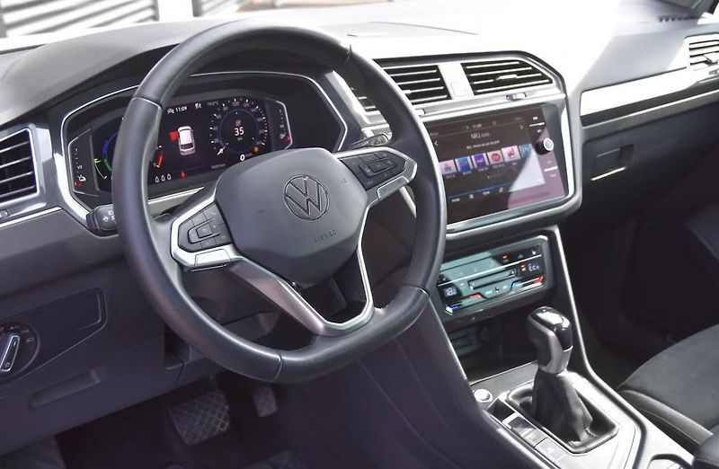 Volkswagen Tiguan eHybrid 1.4 TSI ACT OPF Matrix - fotka 15 z 20