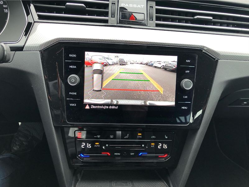 Volkswagen Passat Variant 2.0 TDi DSG 7st. 4Moti - fotka 20 z 29