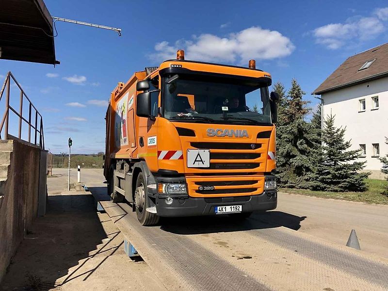 Popelářský vůz Scania G320.