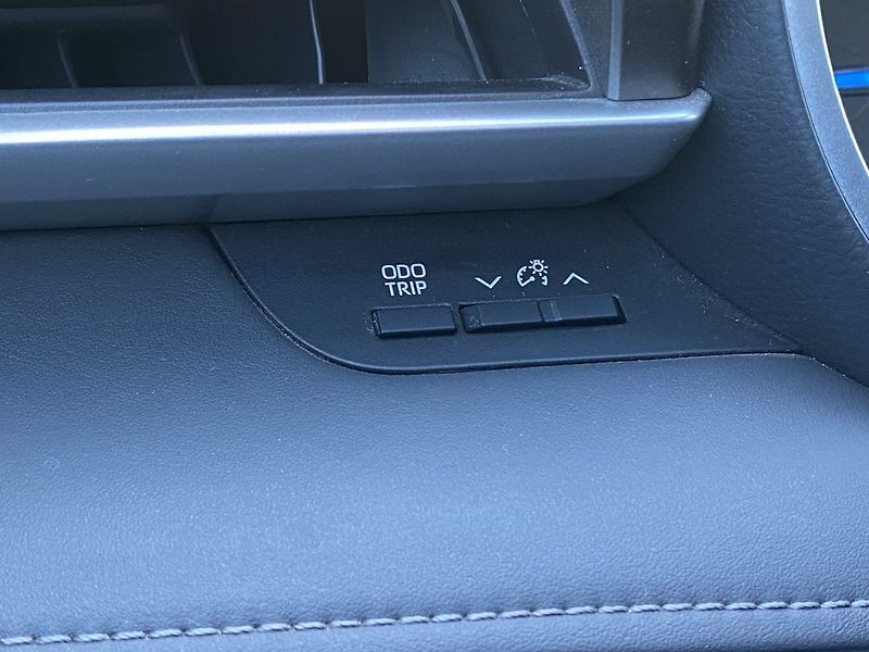 Toyota Highlander 2.5HSD, ČR-1m, Comfort, tažné - fotka 34 z 41