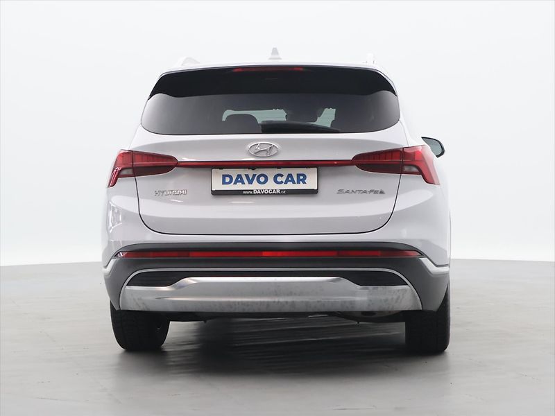 Hyundai Santa Fe 2,2 CRDi 142kW Style CZ DPH - fotka 6 z 36