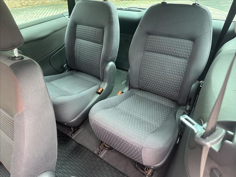 Seat Alhambra 1,9 TDI 7.MÍST BEZ KOROZE - fotka 14 z 21