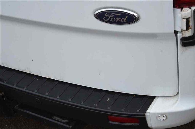 Ford Transit (2022) CUSTOM 2,0 D - fotka 8 z 18