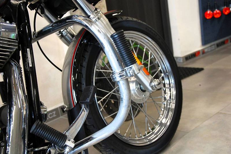Harley-Davidson FXDC Dyna Super Glide Custom (2009) 2. - fotka 8 z 20